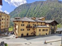 Palazzo / Stabile in vendita a Brusson(AO)