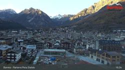 Arrivo pista Stelvio in centro paese