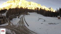 Webcam Blick auf die Schipiste La Crusc und auf den Kreuzkofel/Sas dla Crusc (Mt. 2908)