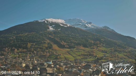 Bormio centro con La pista Stelvio