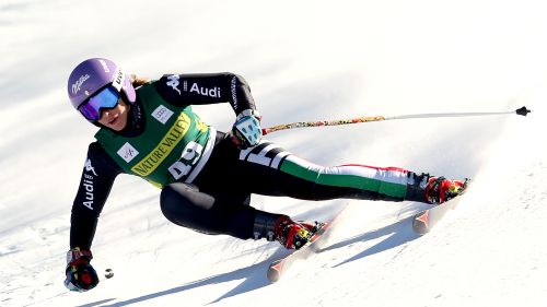 Escluse fratture per Elena Curtoni: 'Solo una gran... legnata!'