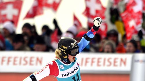 Sölden, -5, Lara Gut si rifà il... trucco!