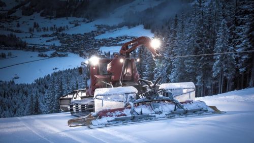 Una discesa su pista nera con il gatto delle nevi - NEVEITALIA Experience