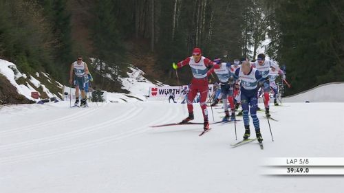 Il gruppo doppia due turisti... ah no! sono gli australiani