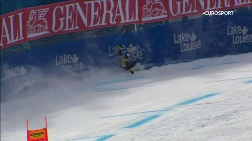 Dominik paris cade e finisce contro le reti a lake louise! amarezza e spavento nella prima discesa di coppa del mondo