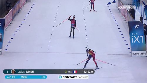 Lisa vittozzi tenace: non molla simon ed è seconda nella mass start di ruhpolding, video highlight