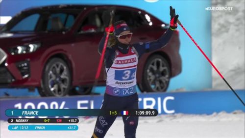 Lisa vittozzi mette al sicuro il podio, la francia vince la staffetta mista: rivivi l'arrivo