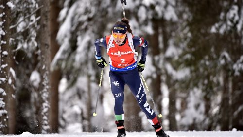 L'Italia femminile cerca la prima vittoria sulle nevi di Anterselva, mentre infuria la lotta per la Sfera di cristallo