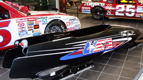 VIDEO - Quando i fenomeni della NASCAR si sfidavano sul bob per sostenere un sogno olimpico