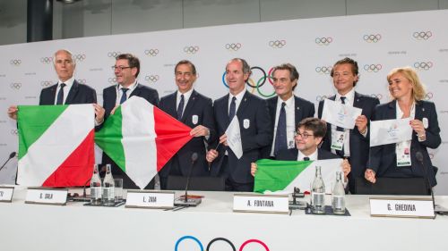 VIDEO - Quando i fenomeni della NASCAR si sfidavano sul bob per sostenere un sogno olimpico