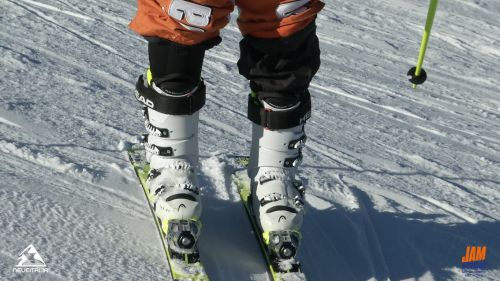 Il movimento laterale delle caviglie per il cambio di spigolo.