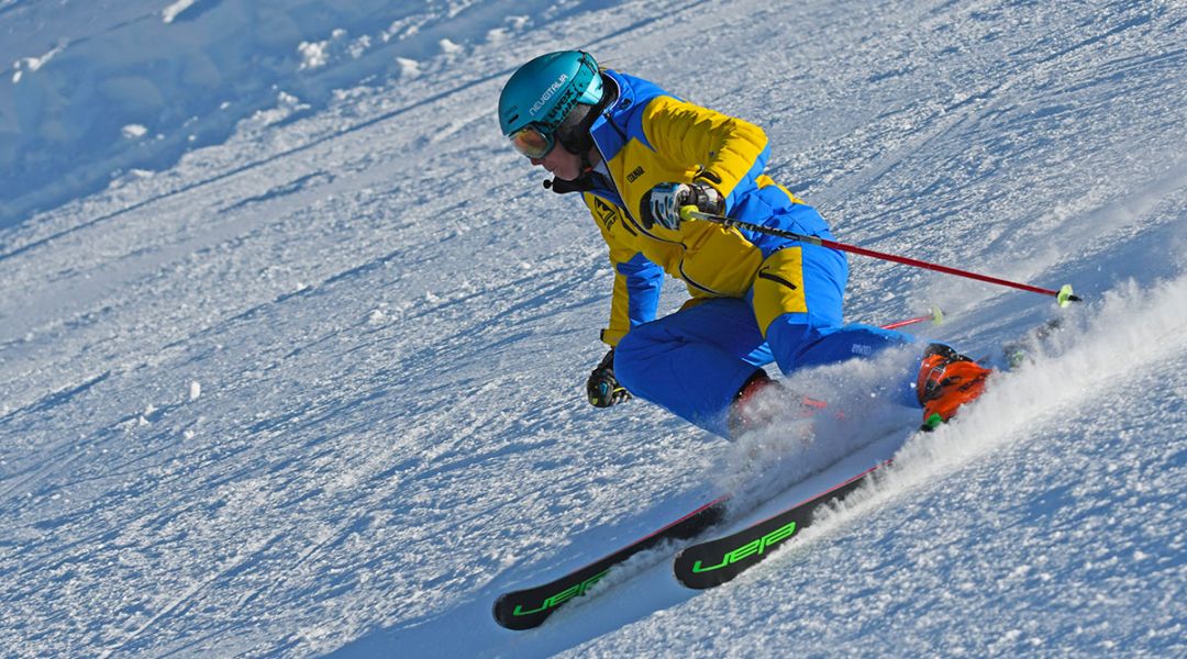 Valeria Poncet al test di Elan SLX (2020)